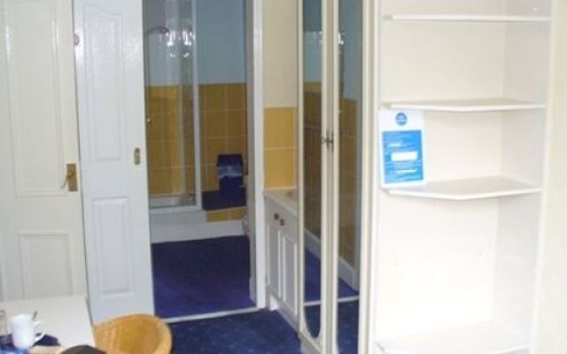 Harewood Lodge Guest house