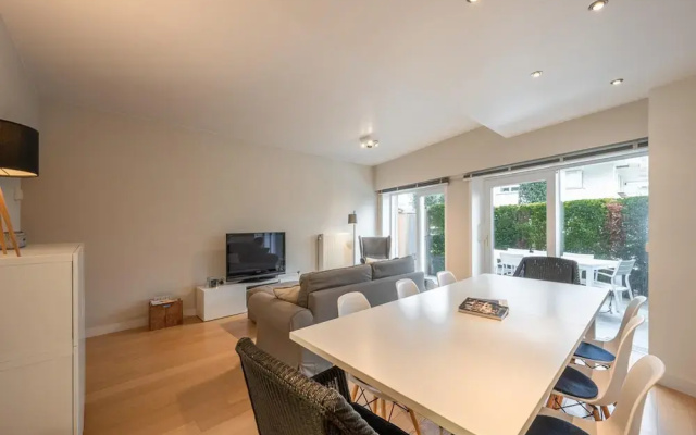 Apartment in Knokke Near Duinbergen Beach