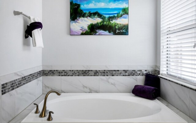 Vibrant Home With Spacious Pool!#6st5504