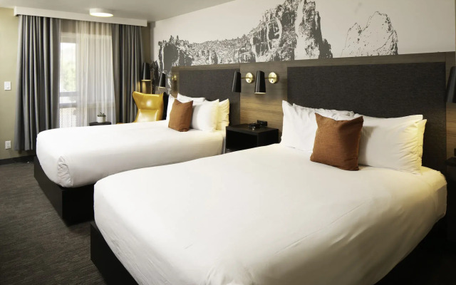 Waypoint Hotel