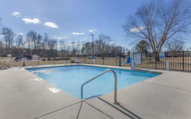 Comfort Suites Wilson I-95