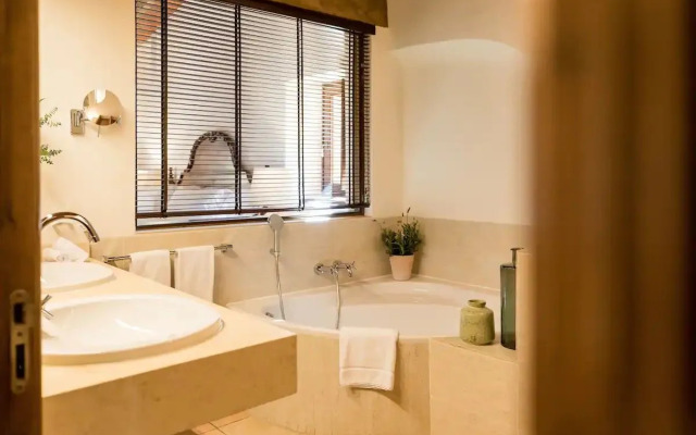 LJs Ratxo Eco Luxury Retreat