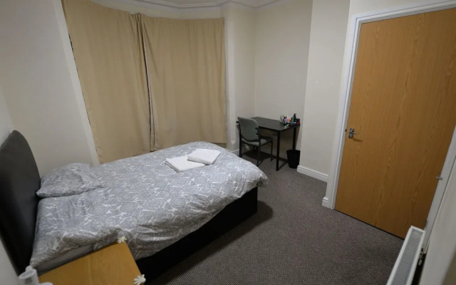 Simplistic Holiday Home in Coventry With Garden