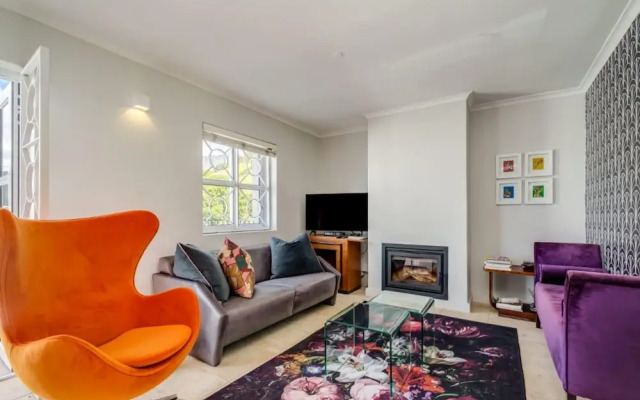 Eclectic Apartment in Bustling De Waterkant 209 DWP