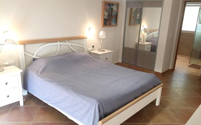 Villa With 5 Bedrooms in Rayol-canadel-sur-mer, With Wonderful Mountai
