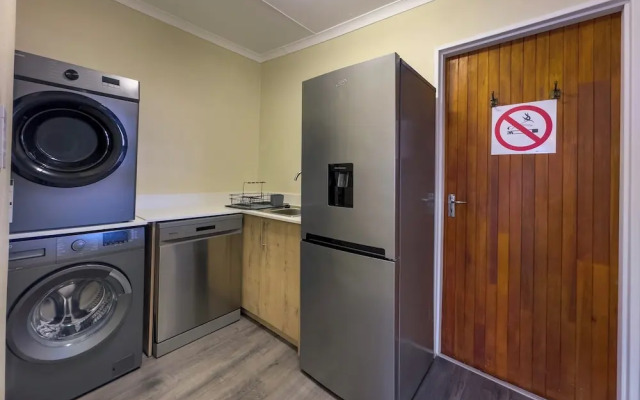 Stunning Modern Beach House in Velddrif