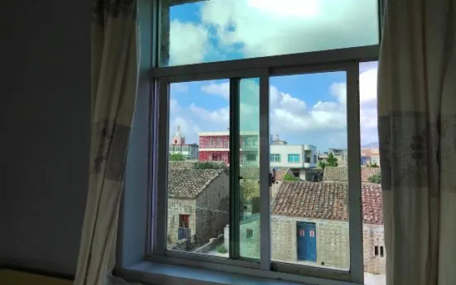 Safe and sound houtel