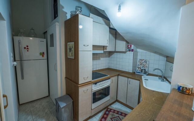 Marina Apartment in Nikea