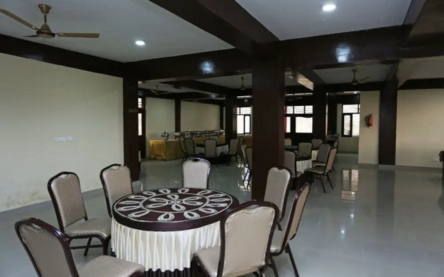 OYO 33407 Hotel Ashiana