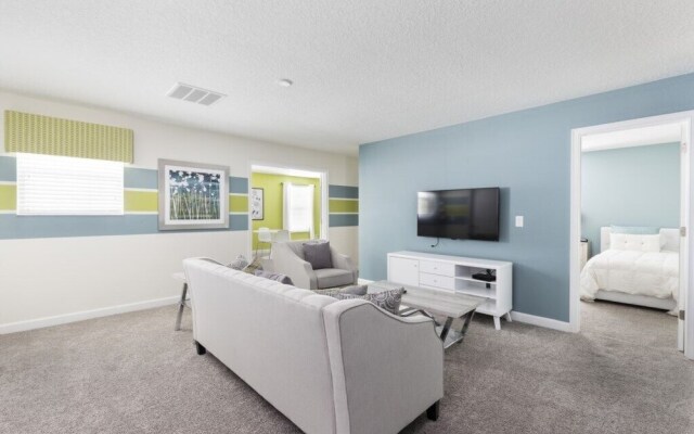 Champions Gate-8906SLTSDJGIL home