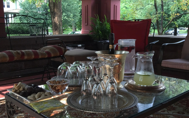 InnBuffalo off Elmwood