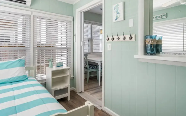 Coastal Condo Close to Beach & Entertainment