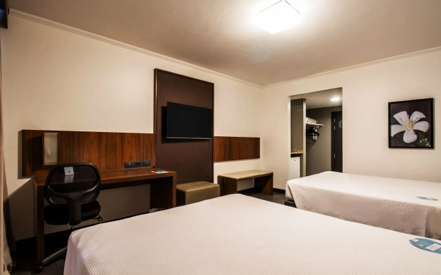 Hotel Deville Business Maringá