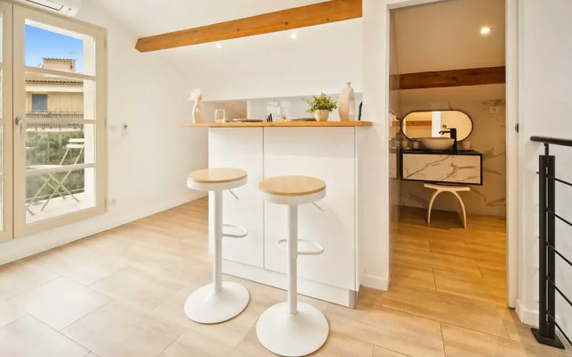 Bright Apartment - AC- 2P - Center of St Tropez