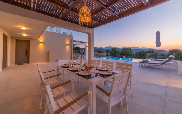 Carpe Diem Villa - Luxurious, 1,5km From The Beach