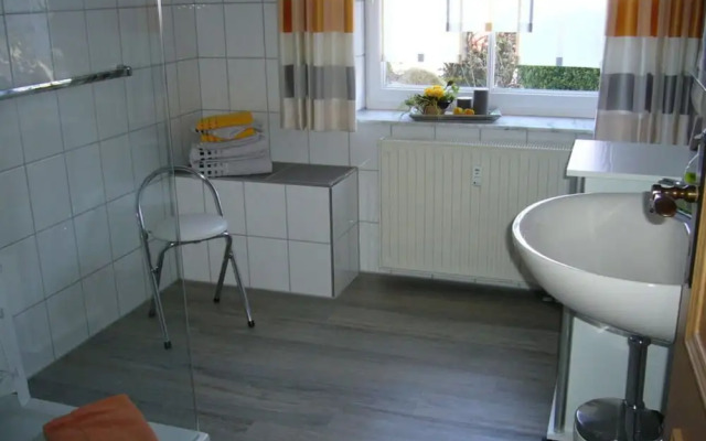 Luise Bernhardt Modern Retreat