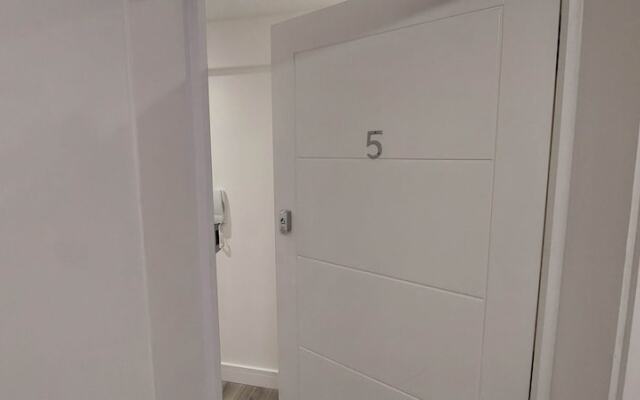 Modern 2 Bedroom Apartments - Camberley