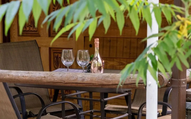 Barefoot Villas Cabin 3 Caribou