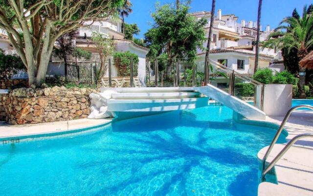 1093 modern beach apartment , huge terrace , bbq