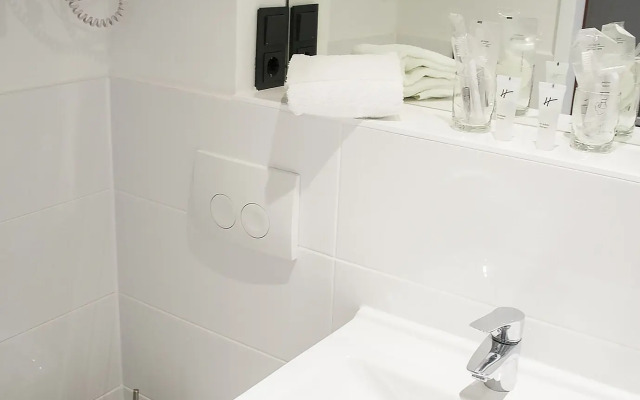 ARRIVEL Hotel Kirchheim - bisher: Novitel