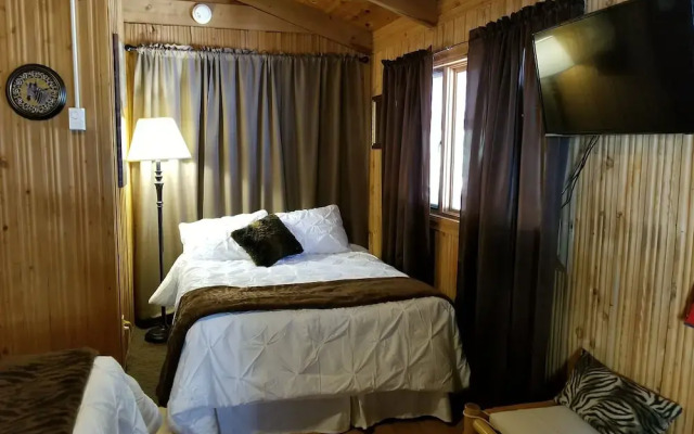 Ponderosa Pines Inn and Cabins