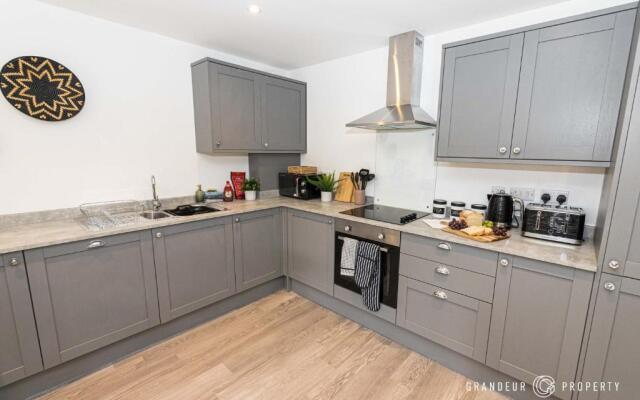 BOURNECOAST - STYLISH FLAT with SEA GLIMPSES - FM8406