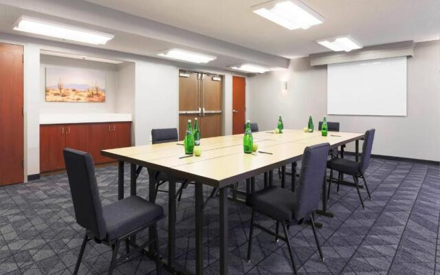 Courtyard by Marriott Tucson Airport