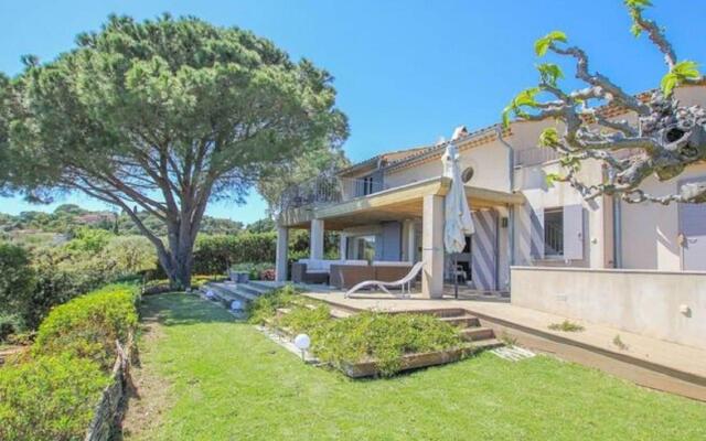 Serene Holiday Home in Grimaud With Private Pool