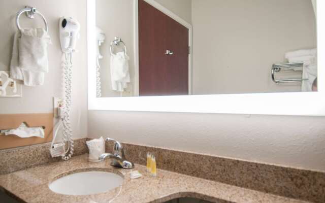 Microtel Inn & Suites by Wyndham Scott/Lafayette