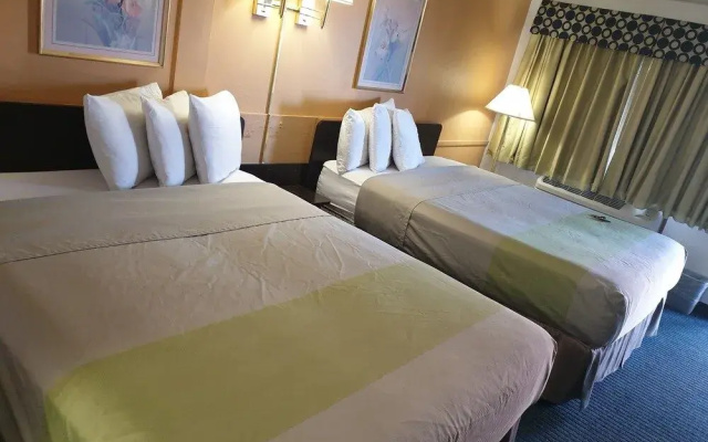 Split Mountain Motel