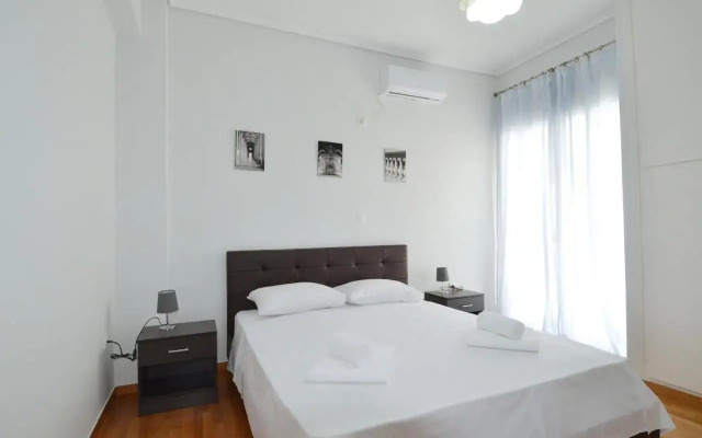 A spacious minimal apatment at Chalandri