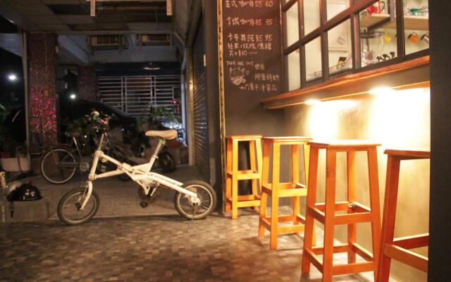 Bubbling Bunny Café - Hostel