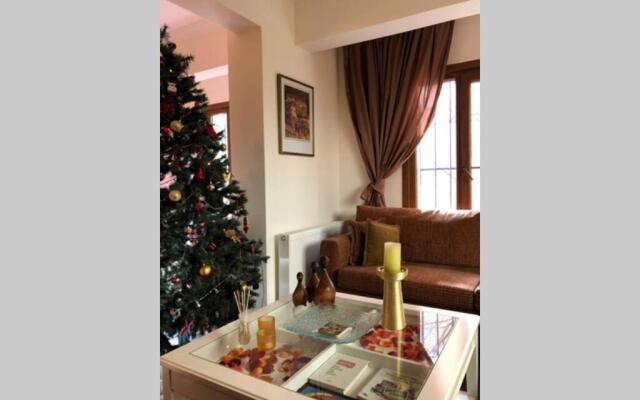 Comfy 3 Room House with Garden