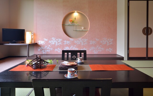 Yurariyura Mizutori no Yado Sakihana