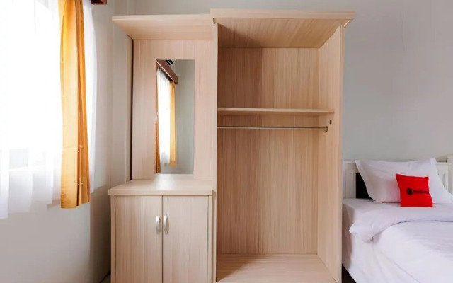 RedDoorz near Taman Rekreasi Selecta