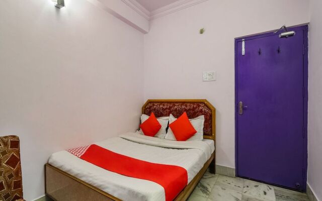 OYO 11732 Maharaja Inn