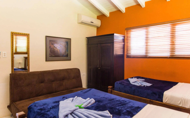 Cariñas Studio Apartments