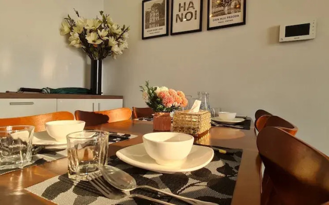 Canh Apartment in Vinhome Skylake