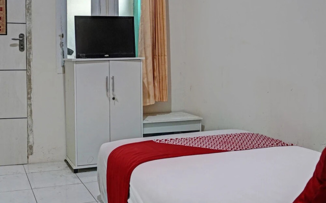 OYO Life 92684 Kost Mutiara Nirwana
