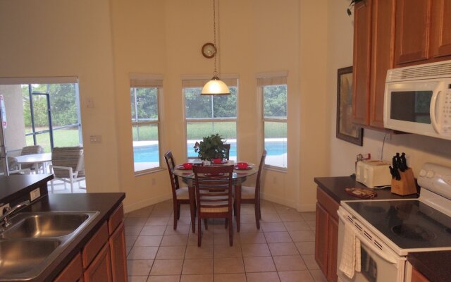 Deluxe Pool Homes by SVV