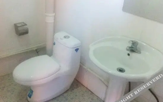 Xueronghua Business Express Hotel