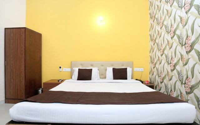 OYO 5785 Silver One