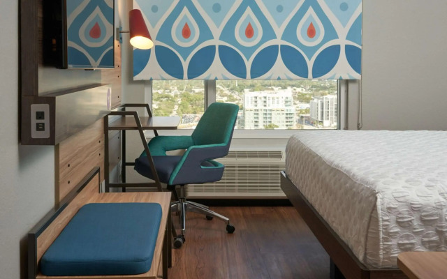 Shore Hotel