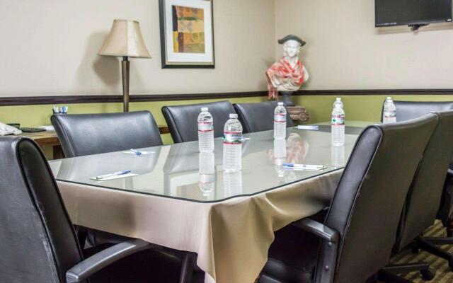 Comfort Inn & Suites St. Pete - Clearwater International Airport