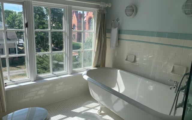 Delano Homestead Bed & Breakfast