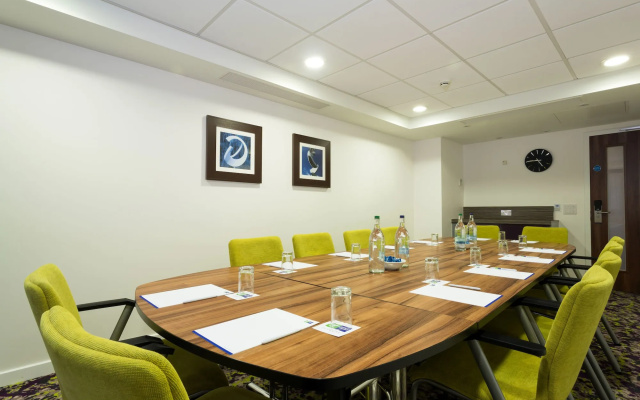 Holiday Inn Express Harlow by IHG