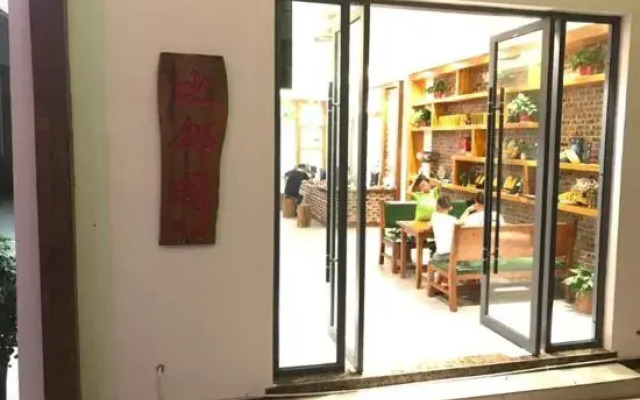 Zhangjiajie Pumo Inn (Wulingyuan National Forest Park Sign Store)