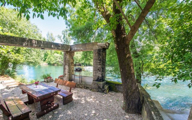 Cottage with Private River Beach