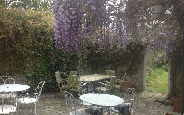 Bolt Hole Earnley