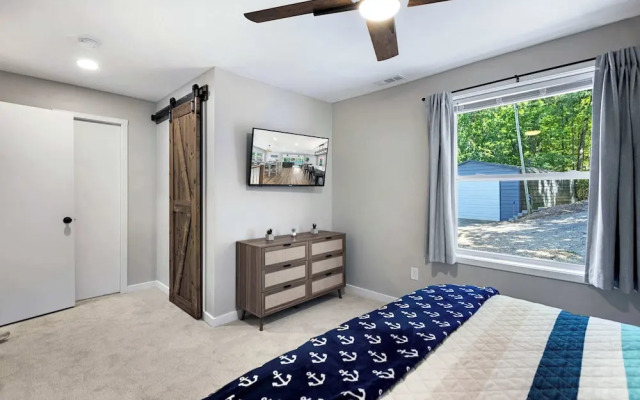 The Lake Shack Waterfront Life